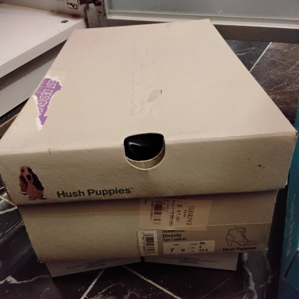 HUSH PUPPIES BOOTS, NEW - Picture 4 of 4